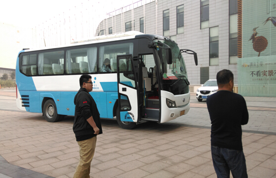 觀眾接站大巴車